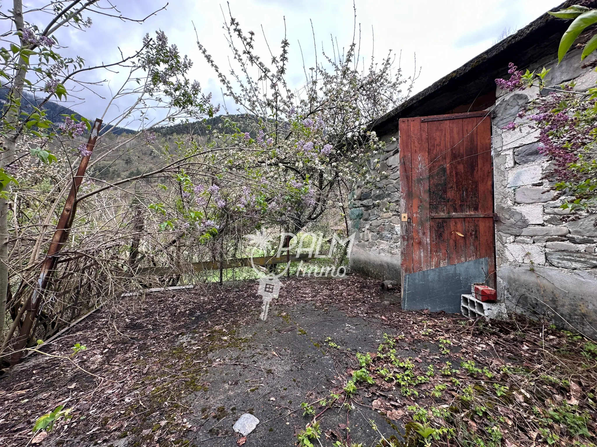 Maison en pierre à rénover avec potentiel d'agrandissement à Saint-Étienne-de-Tinée 