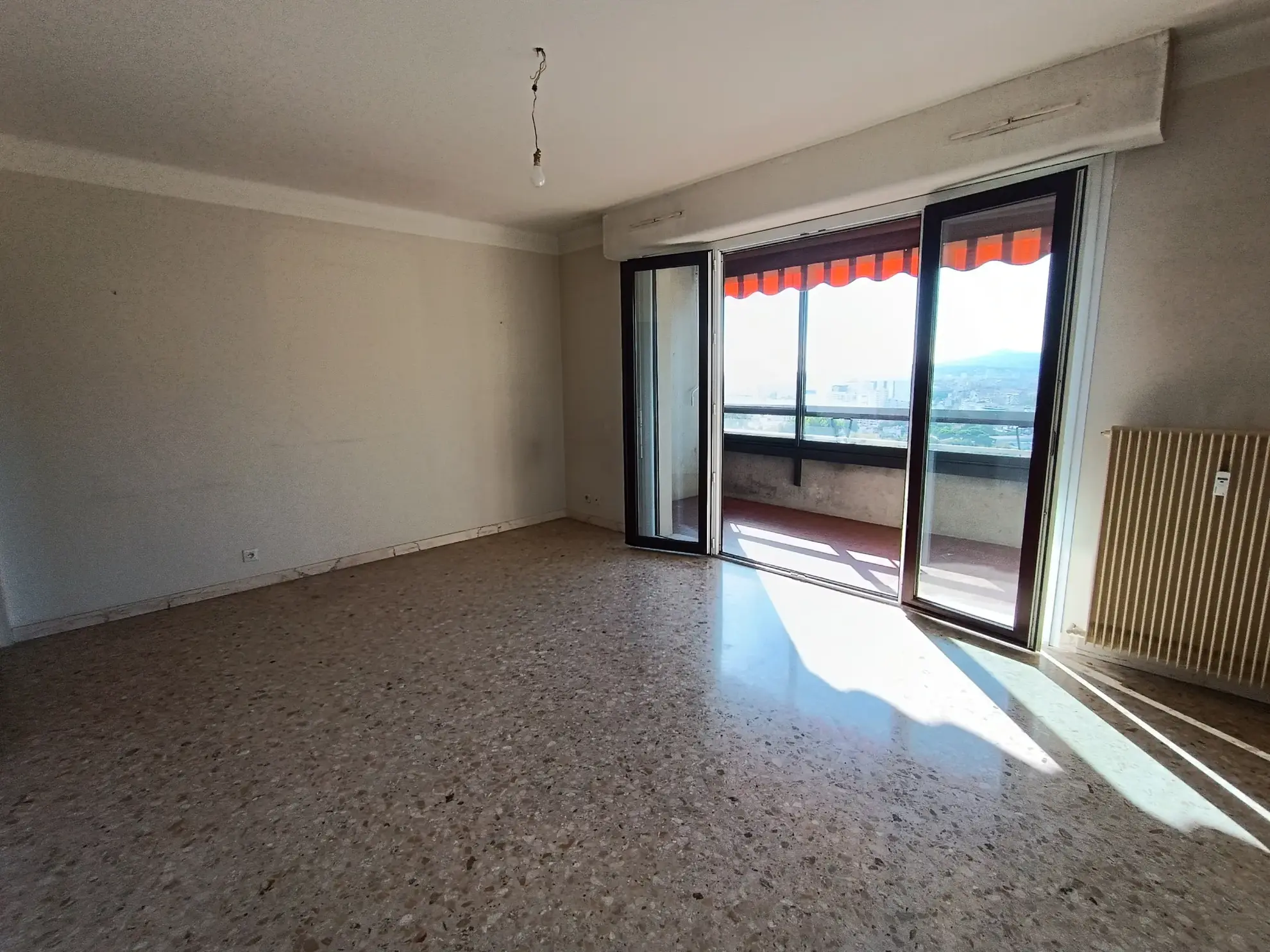 Vente Appartement T3 à Toulon La Serinette - 70 m² 