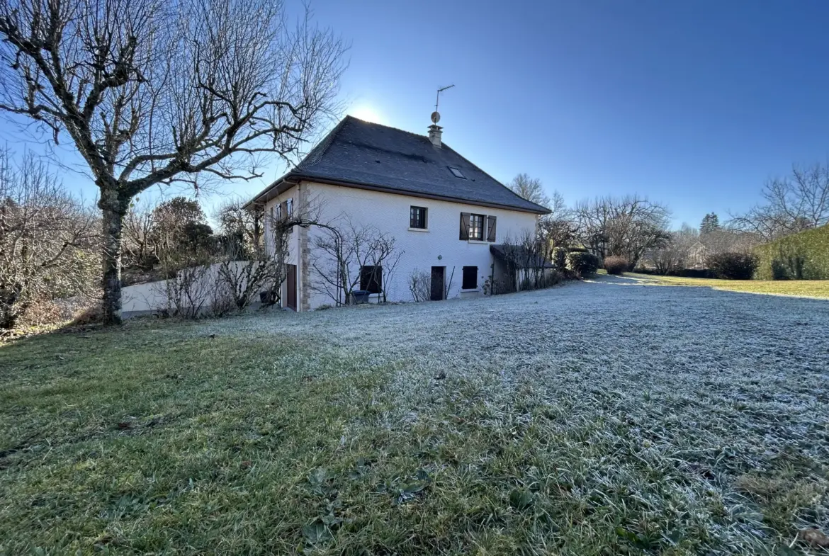 Maison à vendre à Chamboulive en Corrèze - 4 Chambres 