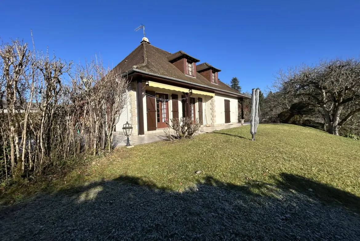 Maison à vendre à Chamboulive en Corrèze - 4 Chambres 