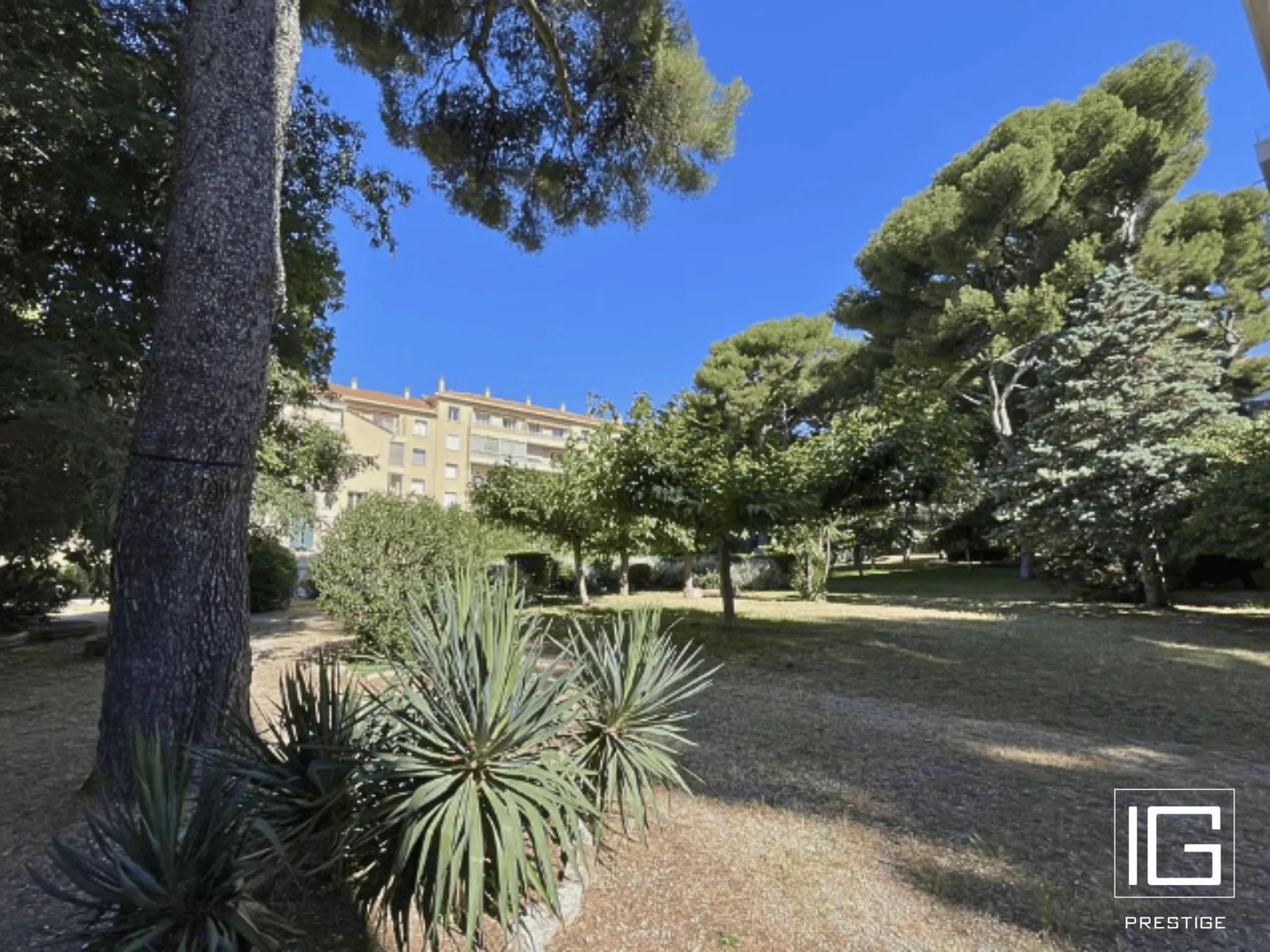 Appartement 4 pièces vue mer et Faron à moins de 200 000€ 