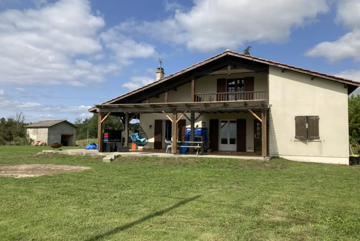 Maison authentique de 130m² avec vue dégagée et grand jardin à Bazas 