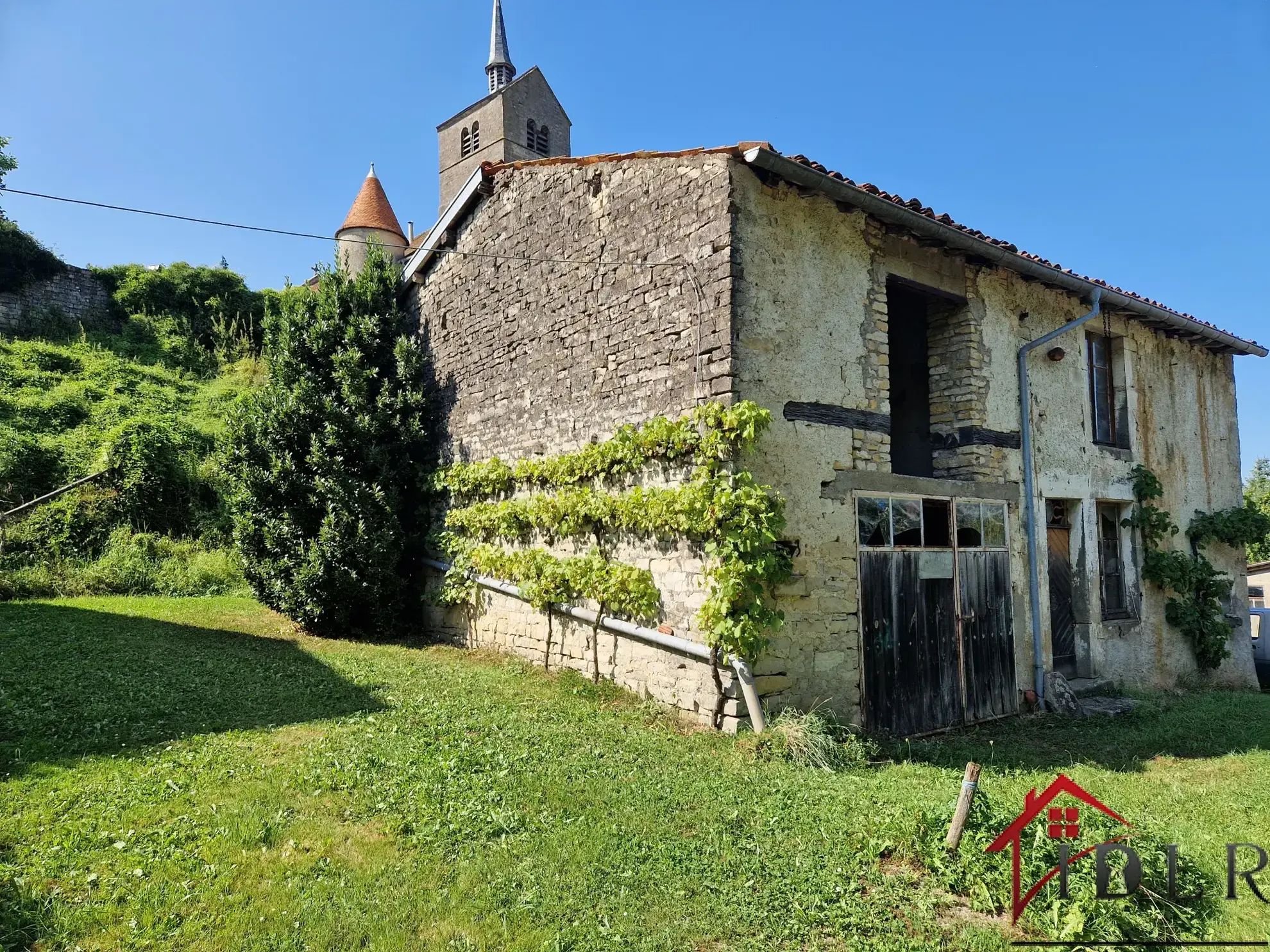 Ancienne ferme agricole à rénover à Villars st Marcellin 