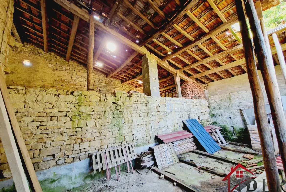 Ancienne ferme agricole à rénover à Villars st Marcellin 