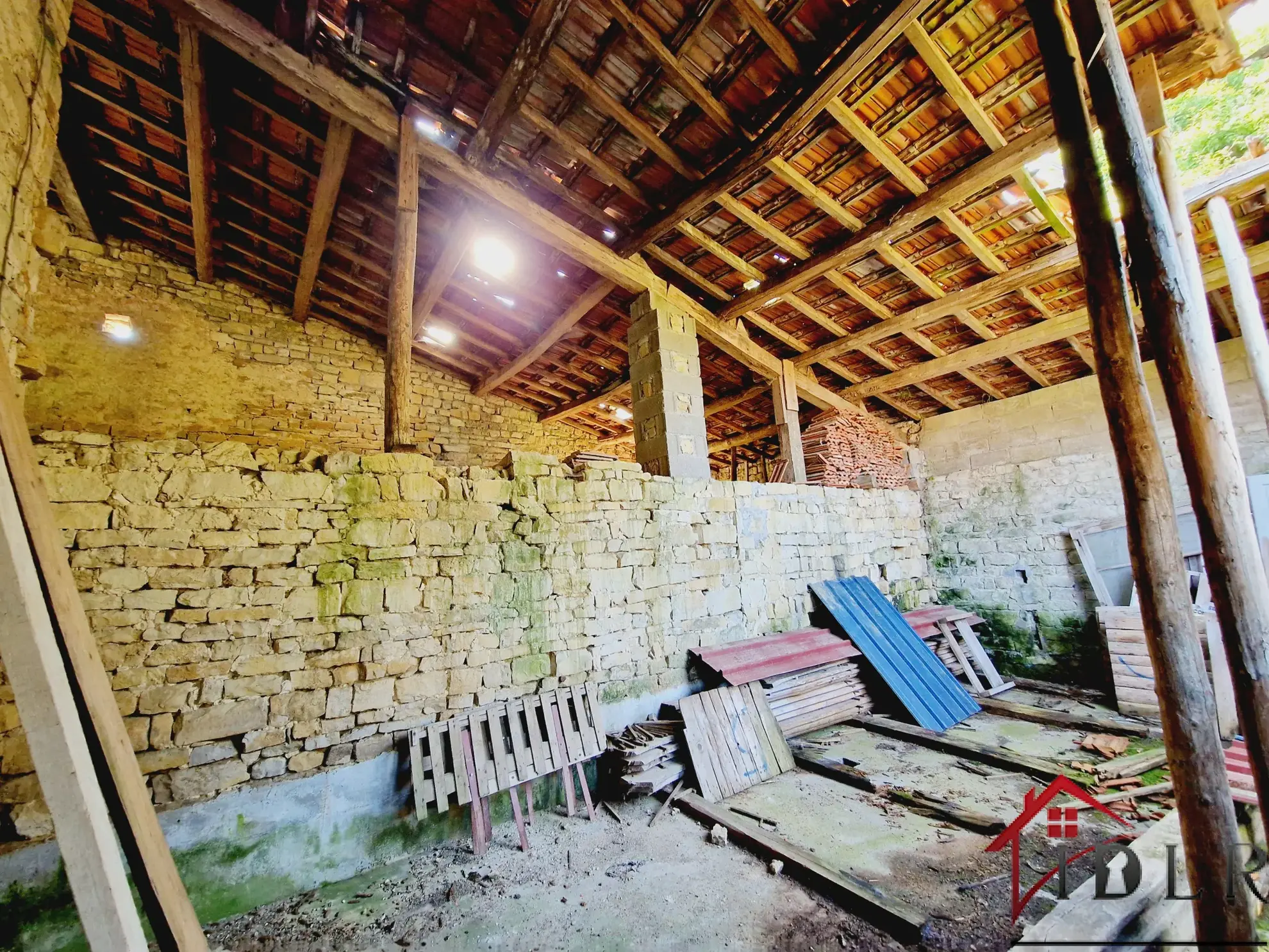 Ancienne ferme agricole à rénover à Villars st Marcellin 