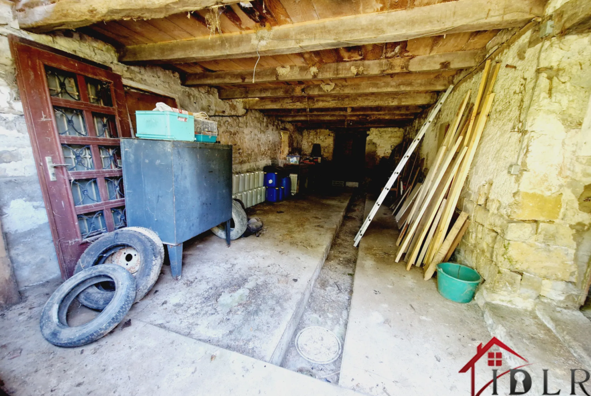 Ancienne ferme agricole à rénover à Villars st Marcellin 