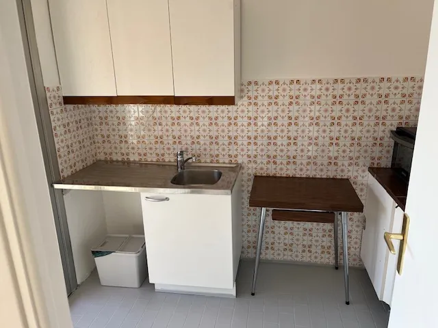 A vendre : Beau studio à Menton avec terrasse et vue mer 