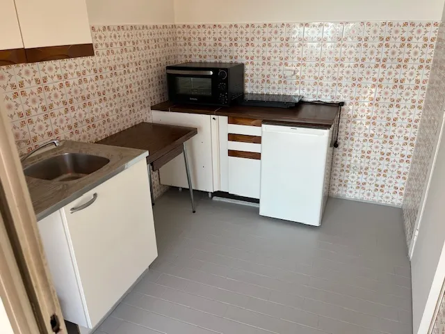 A vendre : Beau studio à Menton avec terrasse et vue mer 