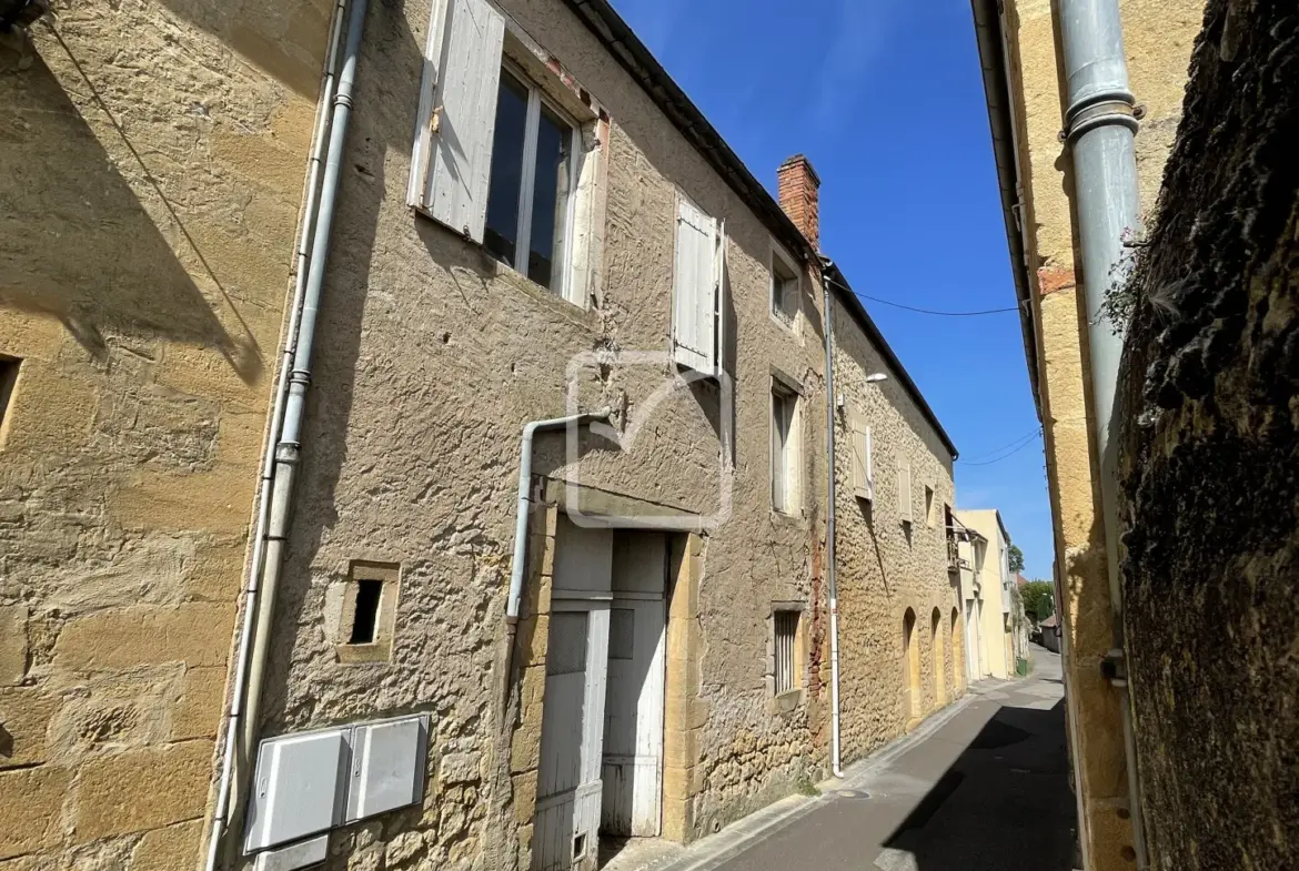 Demeure de caractère à vendre à Gourdon - 200 m² de potentiel 