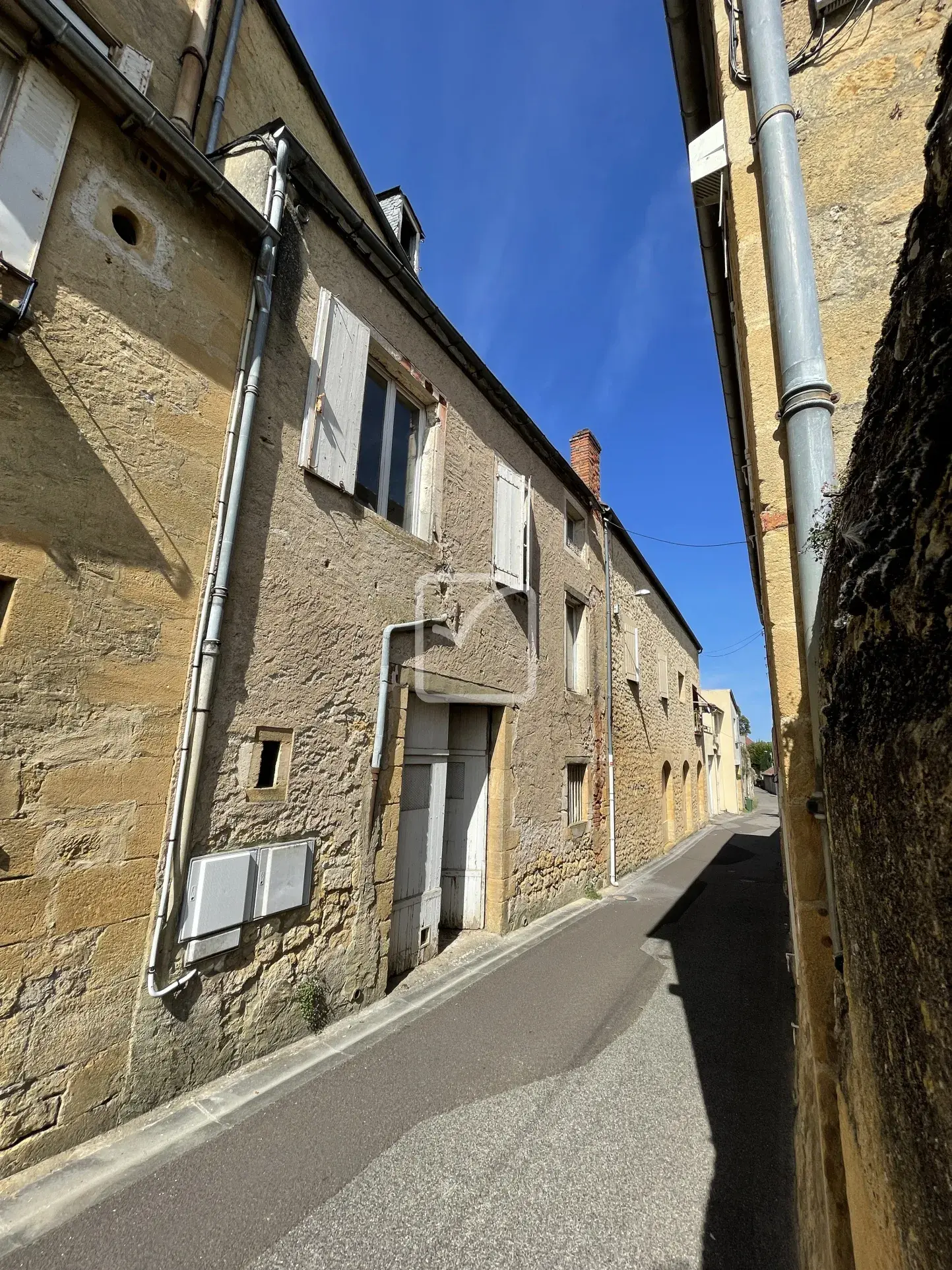 Demeure de caractère à vendre à Gourdon - 200 m² de potentiel 