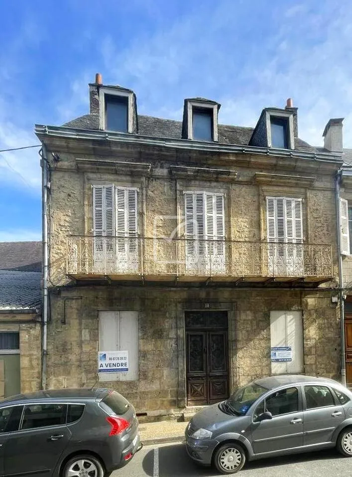 Demeure de caractère à vendre à Gourdon - 200 m² de potentiel 