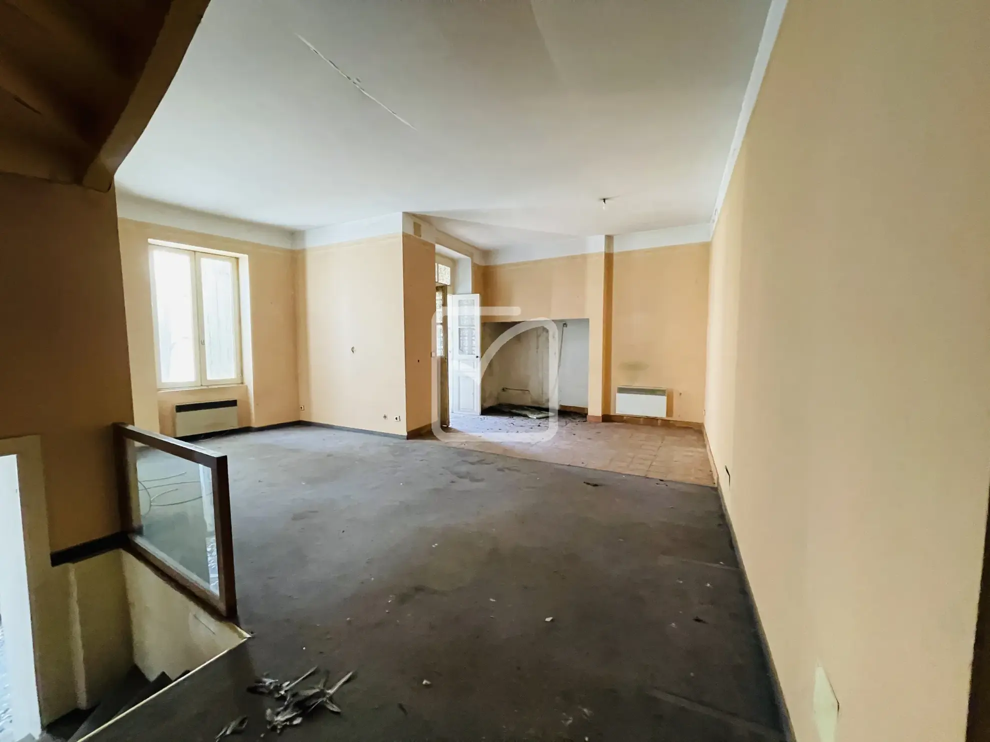 Demeure de caractère à vendre à Gourdon - 200 m² de potentiel 