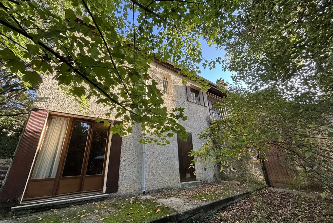 Maison à rénover à Nyons - 3 chambres, 92 m² 