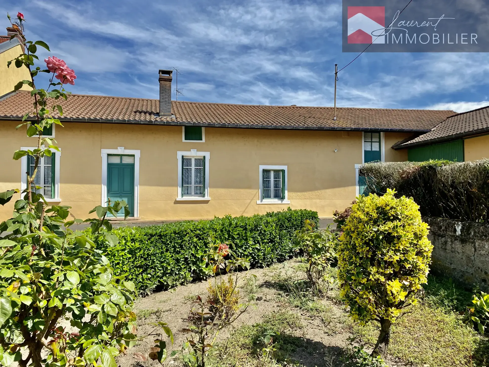 Grande maison à vendre à Sermoyer avec jardin arboré 