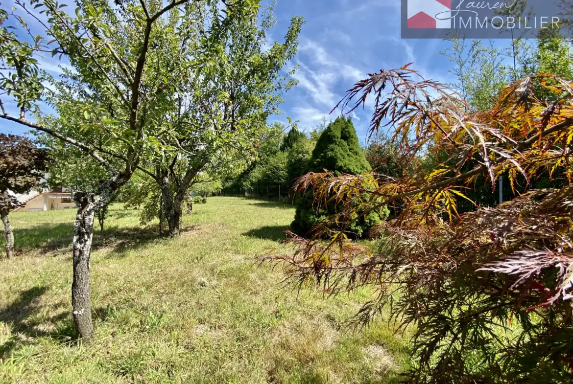 Grande maison à vendre à Sermoyer avec jardin arboré 