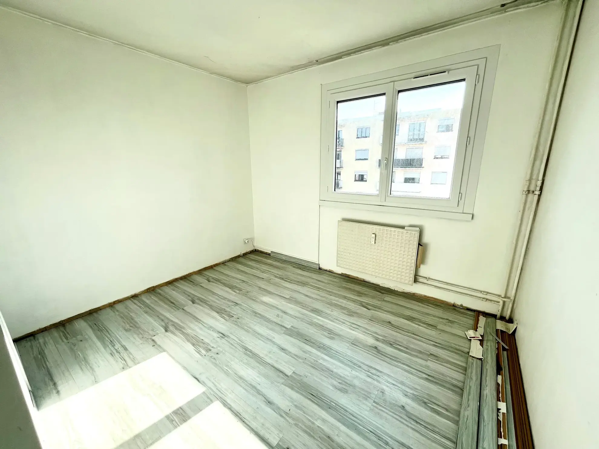 Appartement T2 lumineux avec balcon et parking à Décines-Charpieu 