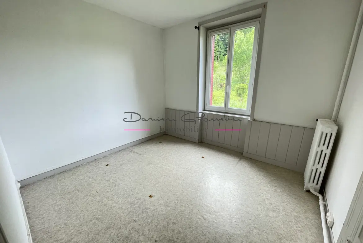 Appartement T3 avec terrasse et jardin à Amplepuis 