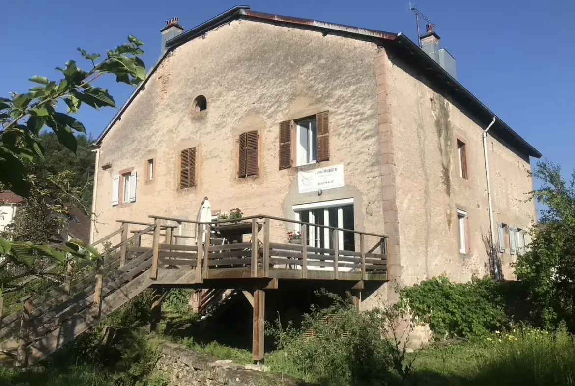 Ferme avec atelier à Pouxeux - 199 000 € 