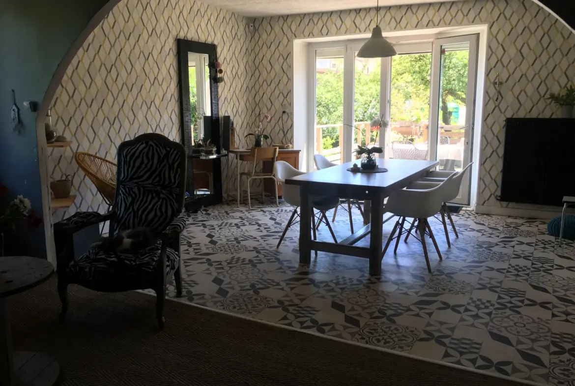 Ferme avec atelier à Pouxeux - 199 000 € 