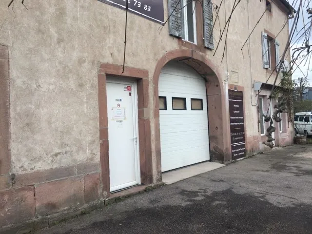 Ferme avec atelier à Pouxeux - 199 000 € 