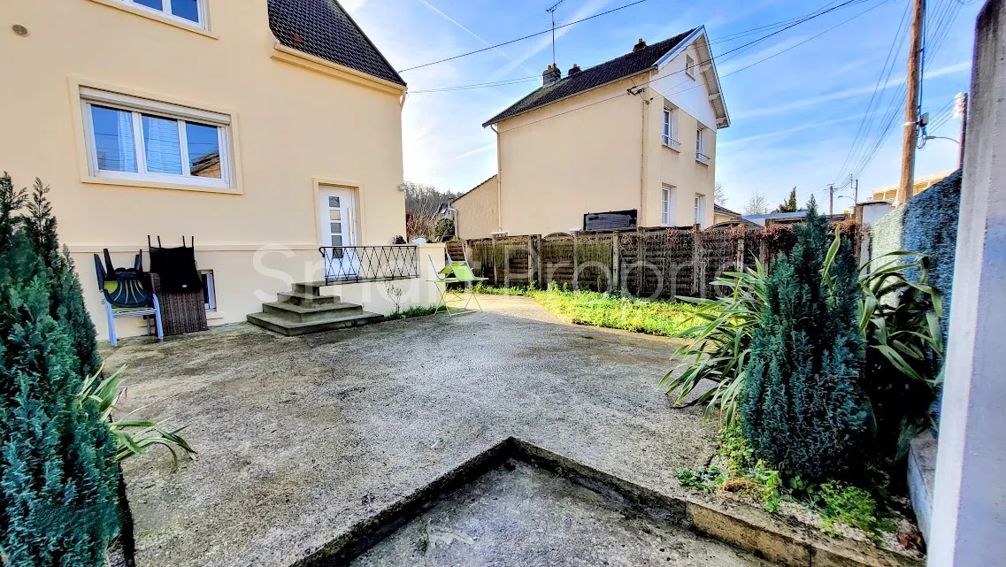 Maison de 3 chambres avec dépendance à vendre à Creil 