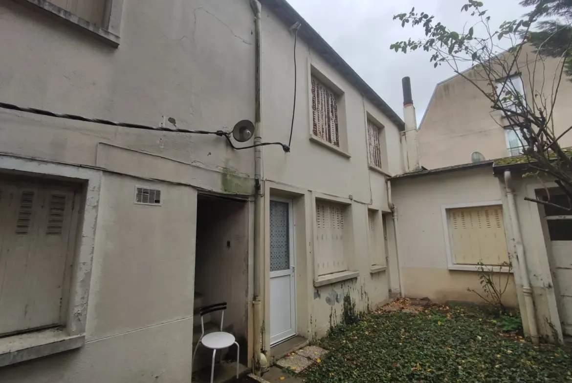 Immeuble de 5 appartements à rénover à Nevers - Opportunité d'investissement 