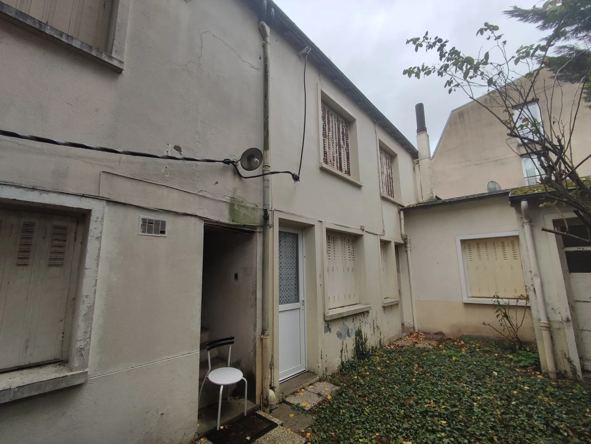 Immeuble de 5 appartements à rénover à Nevers - Opportunité d'investissement 