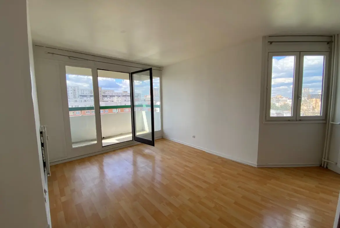 À vendre : Grand appartement 2 pièces en centre-ville d'Évry 