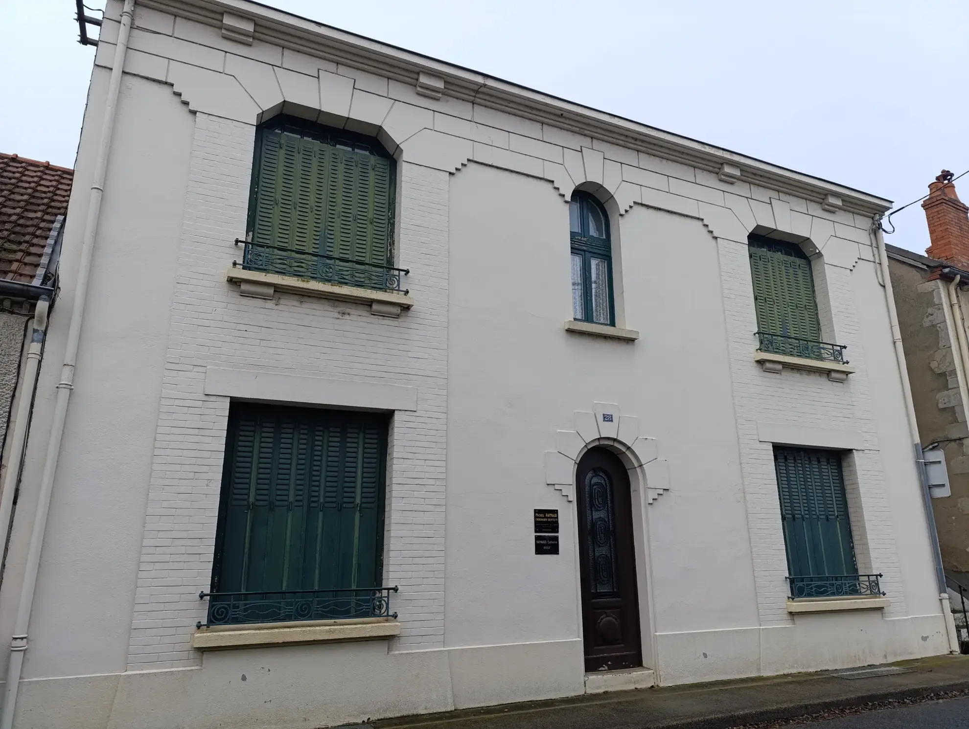 Maison de ville spacieuse à St Germain des Fosses avec 4 chambres 