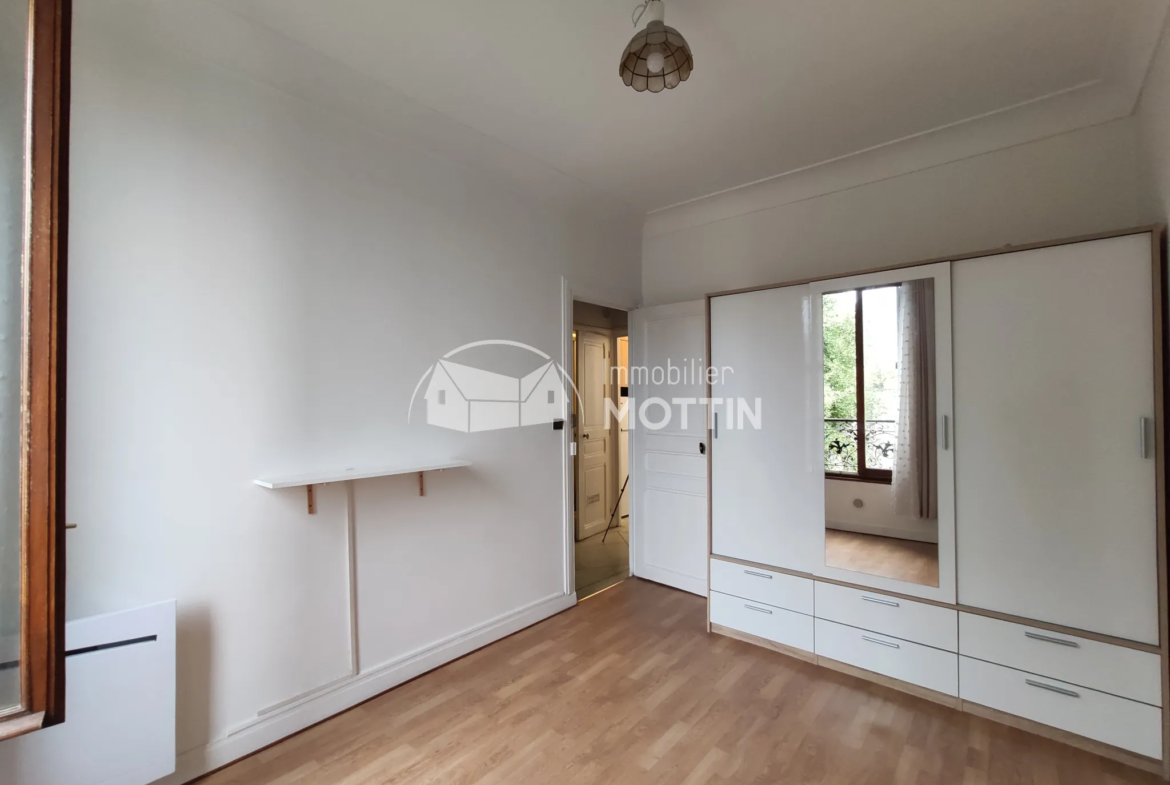 Appartement F2 à vendre à Ivry-Sur-Seine, quartier Gambetta 