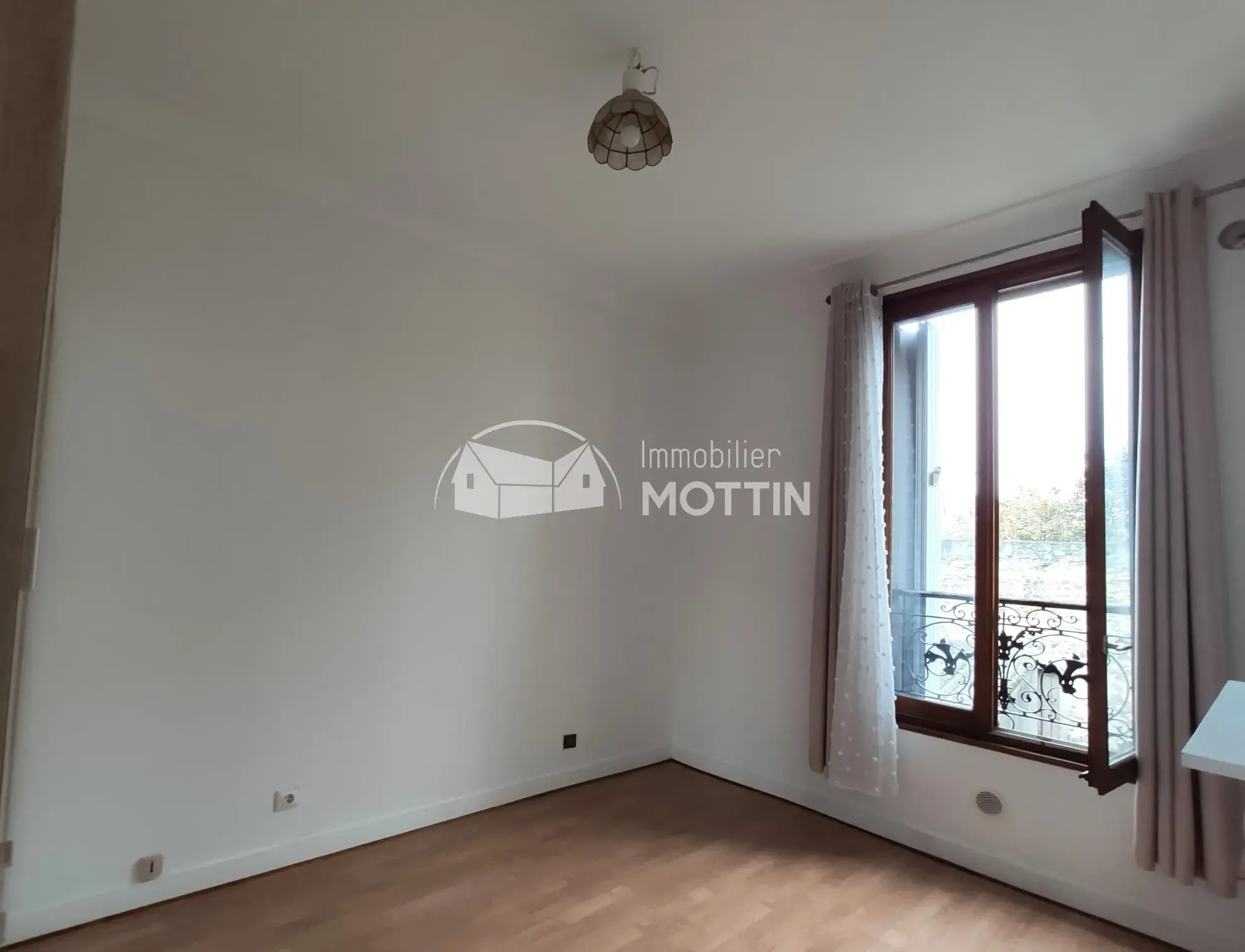 Appartement F2 à vendre à Ivry-Sur-Seine, quartier Gambetta 