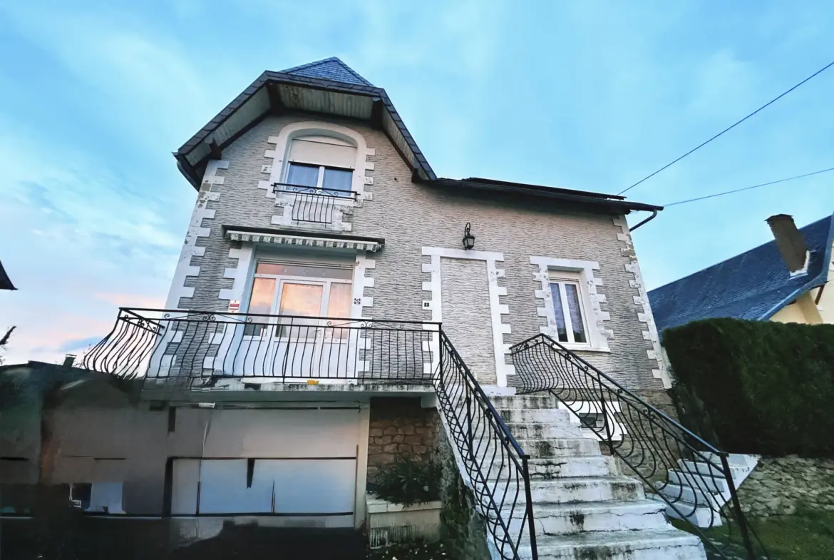 Maison à vendre à Saint Priest de Gimel en Corrèze avec piscine et garage 