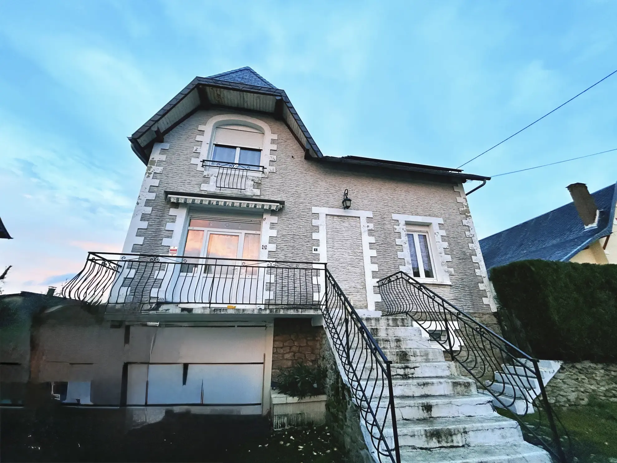 Maison à vendre à Saint Priest de Gimel en Corrèze avec piscine et garage 