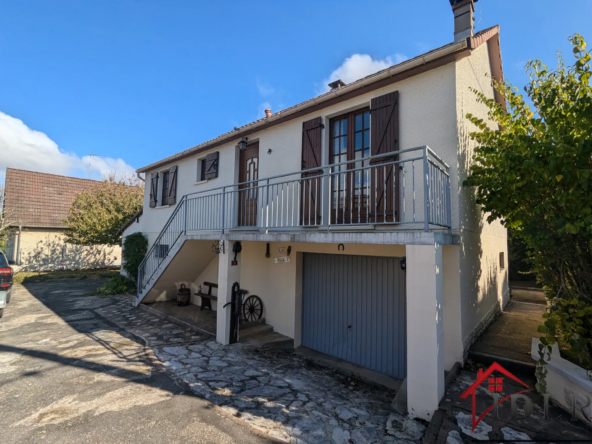 Pavillon à vendre à Mantoche avec 3 chambres et 2 garages