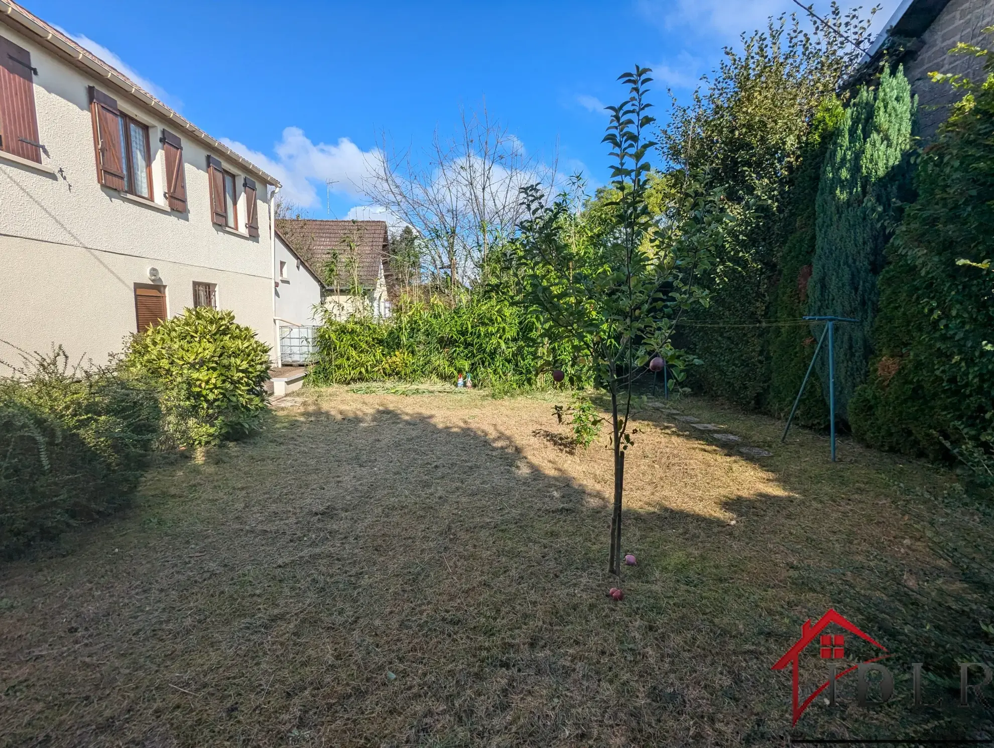 À vendre : Pavillon calme à Mantoche avec 3 chambres 