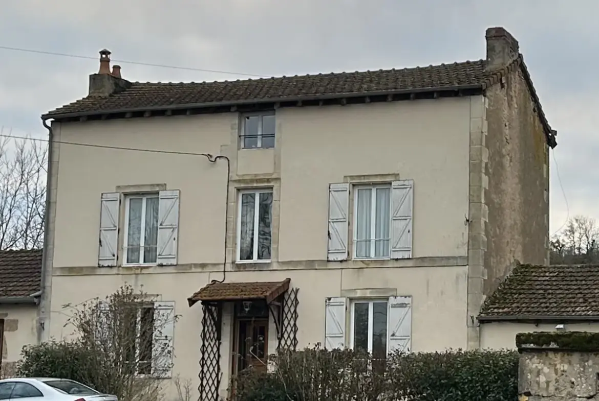 À vendre : T4 lumineux avec terrasse et garage au Cendre - 96 m² 