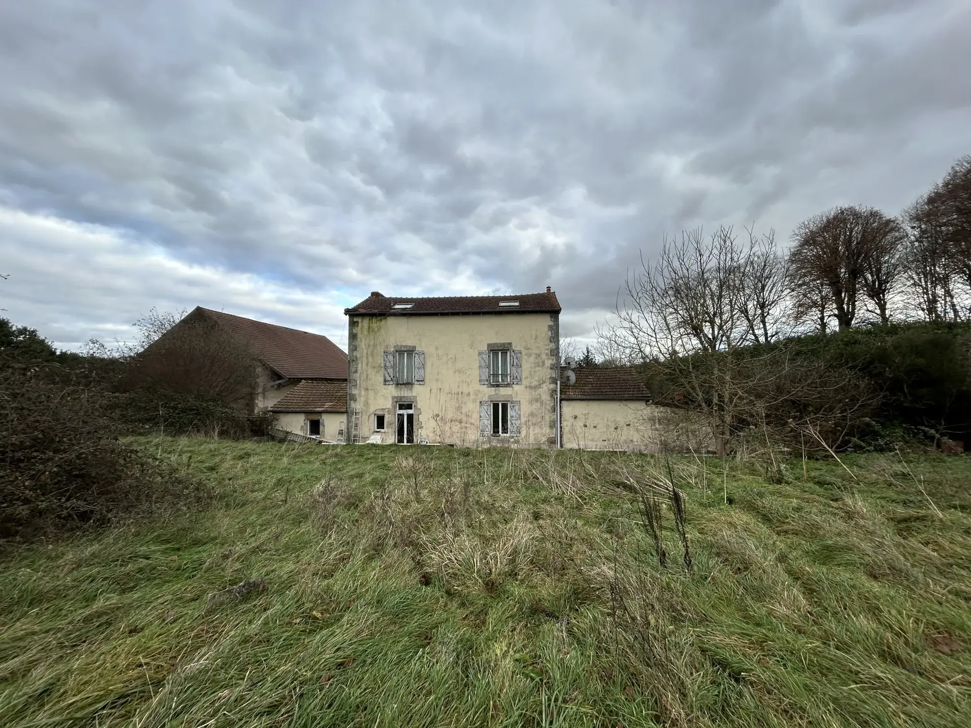 À vendre : T4 lumineux avec terrasse et garage au Cendre - 96 m² 