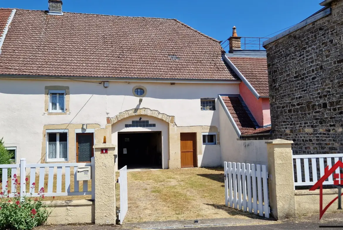 Maison Meublée 106 m² avec Terrain de 740 m² à Preigney 