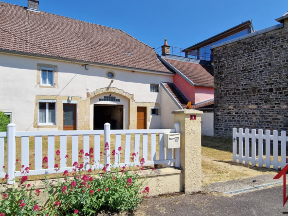 Maison Meublée 106 m² avec Terrain de 740 m² à Preigney