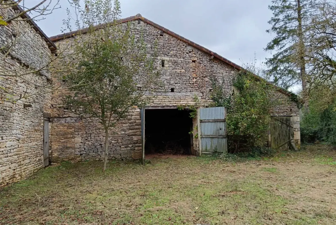 Maison de type longère à Messe avec 5 chambres à vendre 