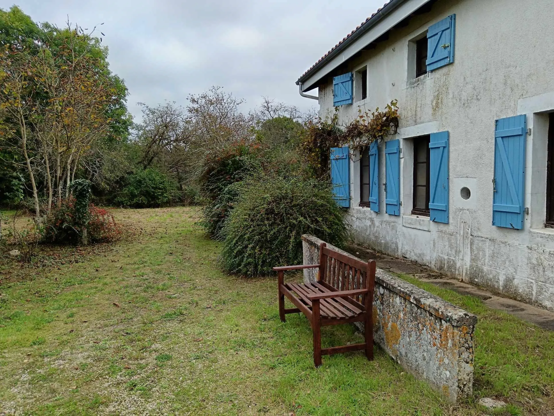 Maison de type longère à Messe avec 5 chambres à vendre 