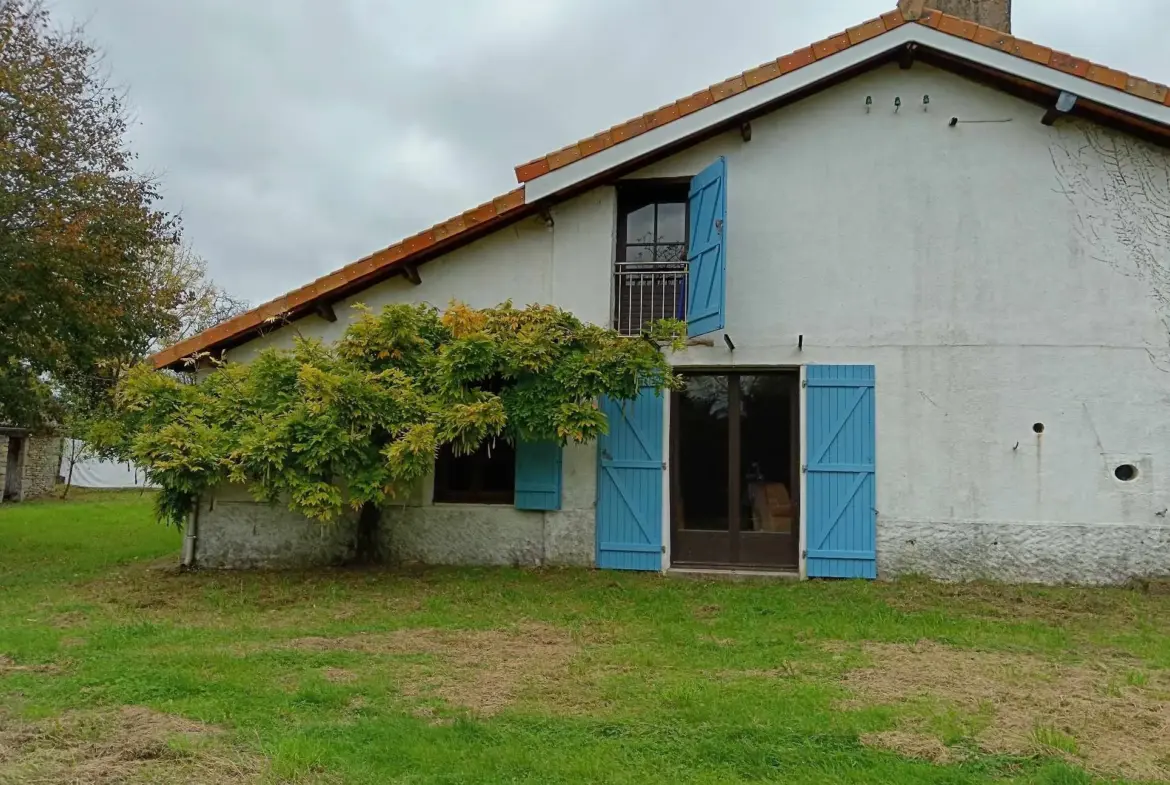 Maison de type longère à Messe avec 5 chambres à vendre 