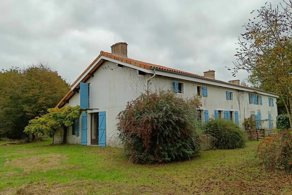 Maison de type longère à Messe avec 5 chambres à vendre 