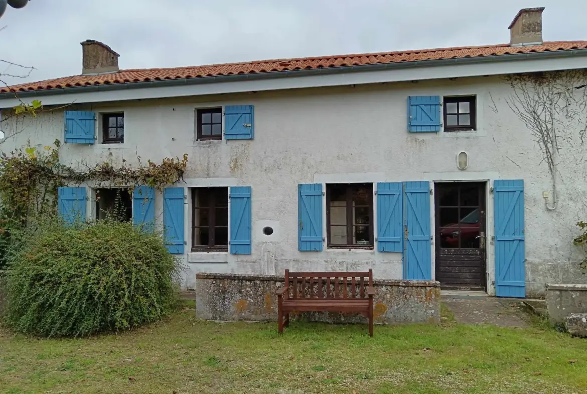 Maison de type longère à Messe avec 5 chambres à vendre 