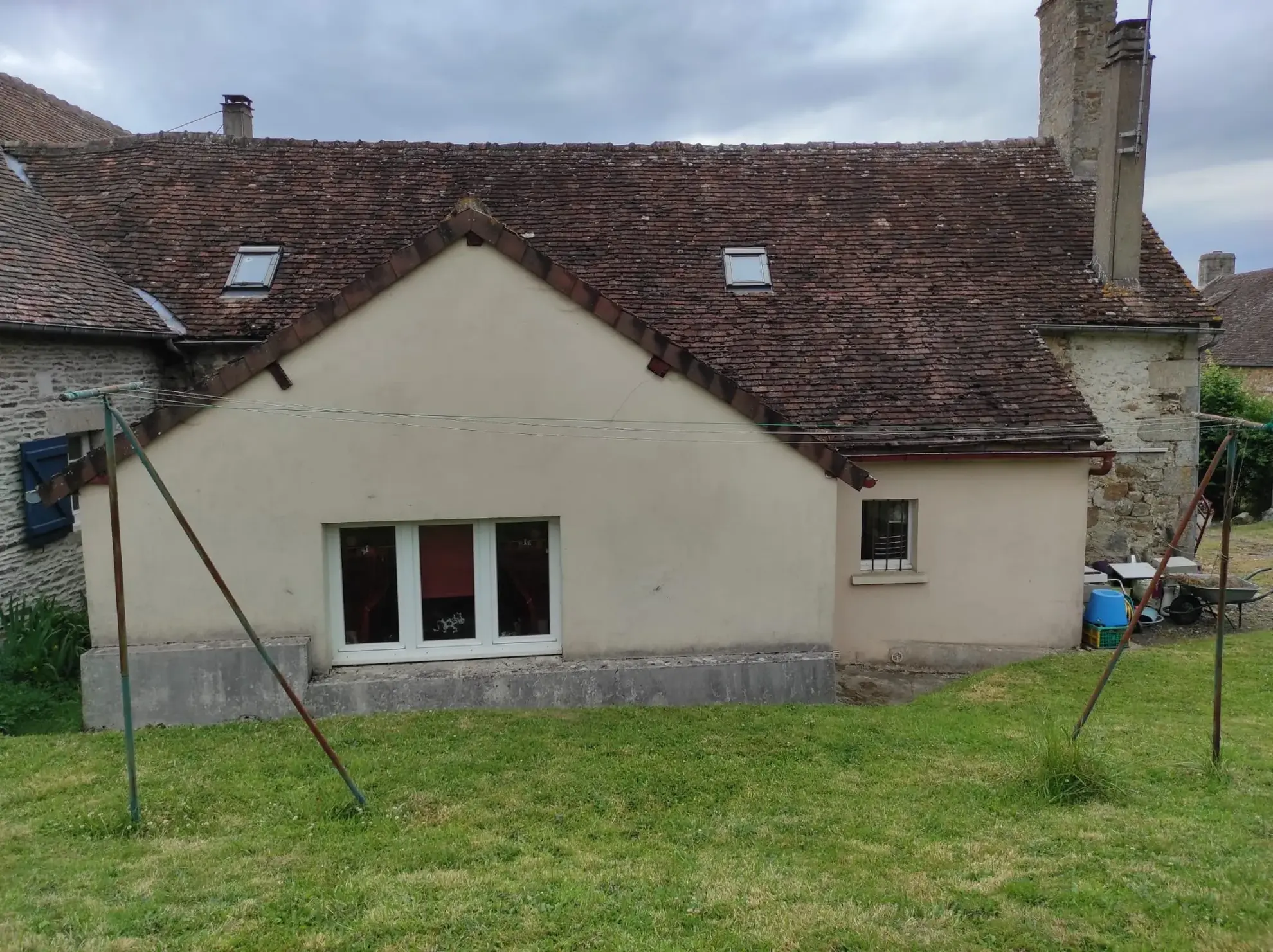 Maison spacieuse avec grange à vendre à Heloup 