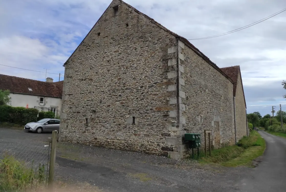 Maison spacieuse avec grange à vendre à Heloup 