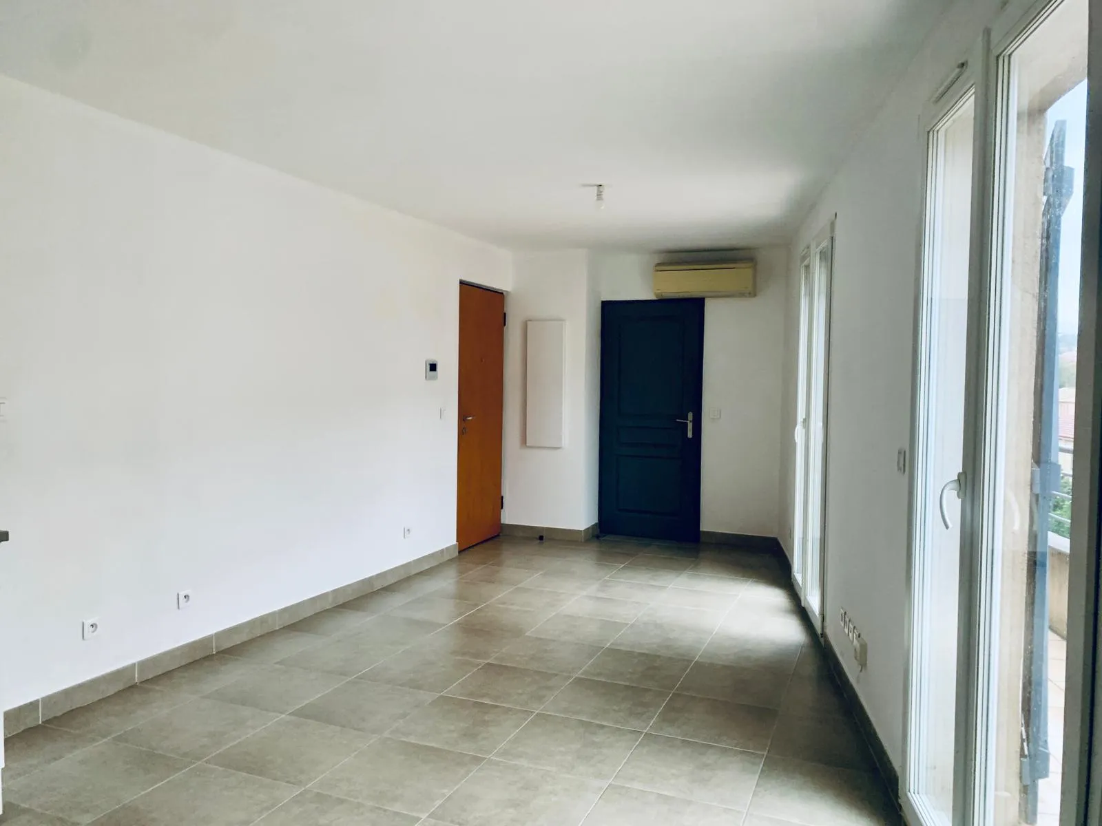 Studio lumineux de 25 m² à vendre à Six Fours avec parking 