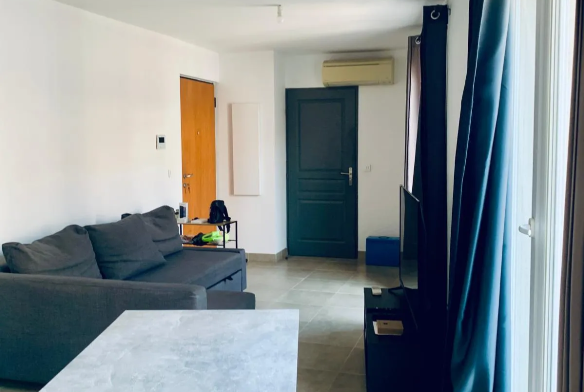 Studio lumineux de 25 m² à vendre à Six Fours avec parking 