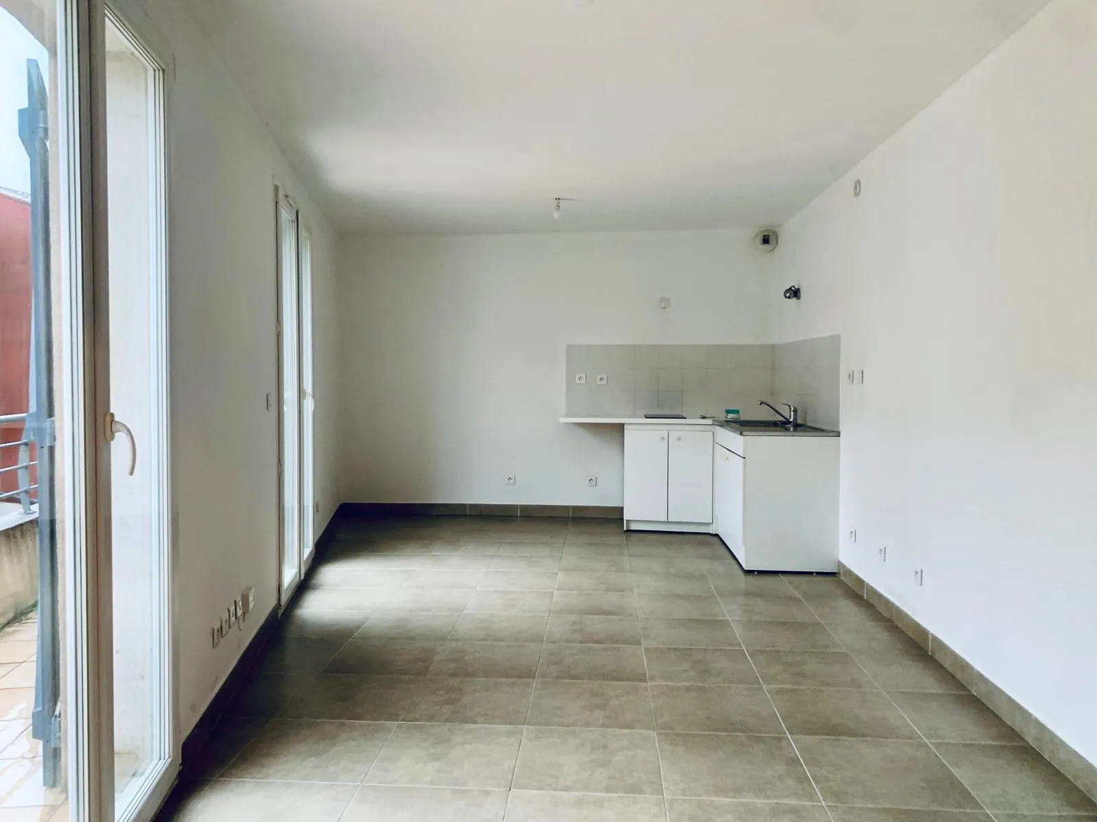 Studio lumineux de 25 m² à vendre à Six Fours avec parking 