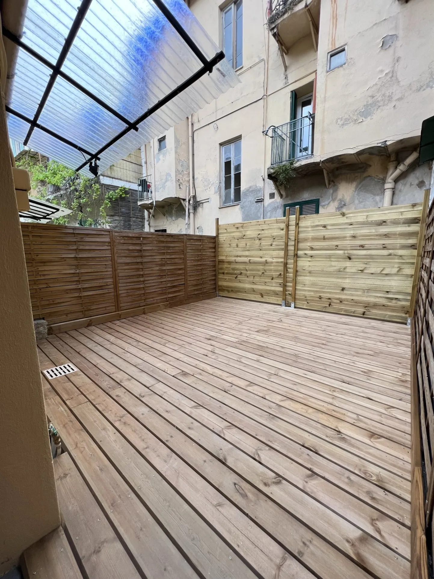 Appartement 2 pièces avec grande terrasse à Menton à vendre 